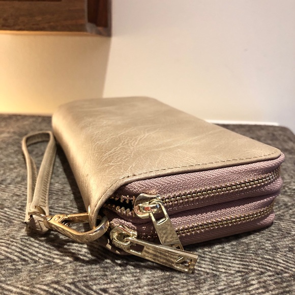 Vegan Leather Clutch Wallet - Picture 3 of 7